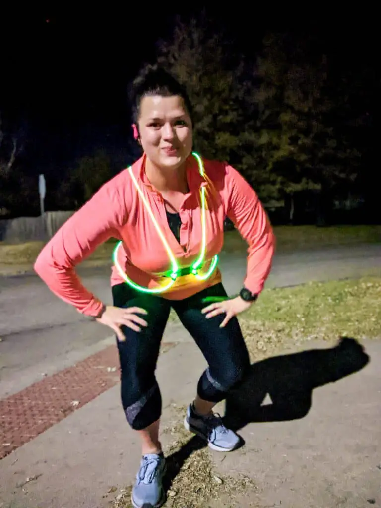 The Best Reflective Gear for Runners. Running safely in the dark with reflective gear is a must! |run safe | Running tips | Runner | Running Clothes | Running Gear |