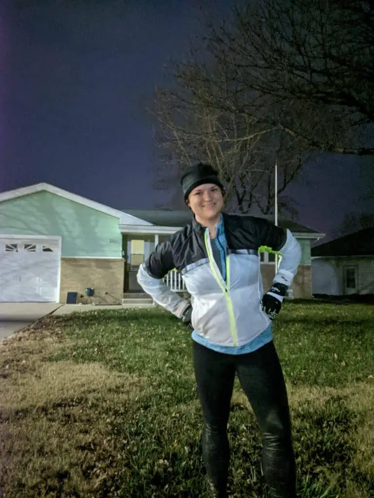 The Best Reflective Gear for Runners. Running safely in the dark with reflective gear is a must! |run safe | Running tips | Runner | Brooks Running | Running Clothes | Running Gear |